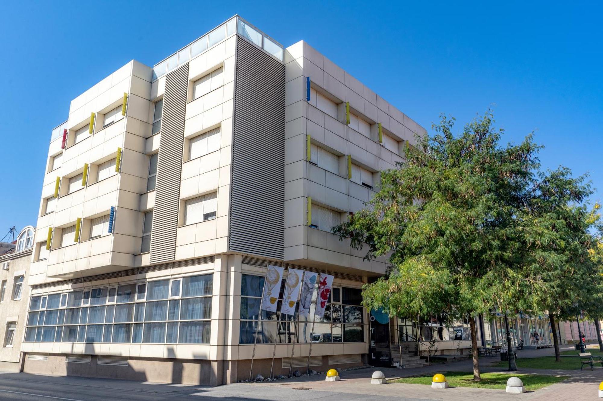 Artearia Hotel Belovár Kültér fotó